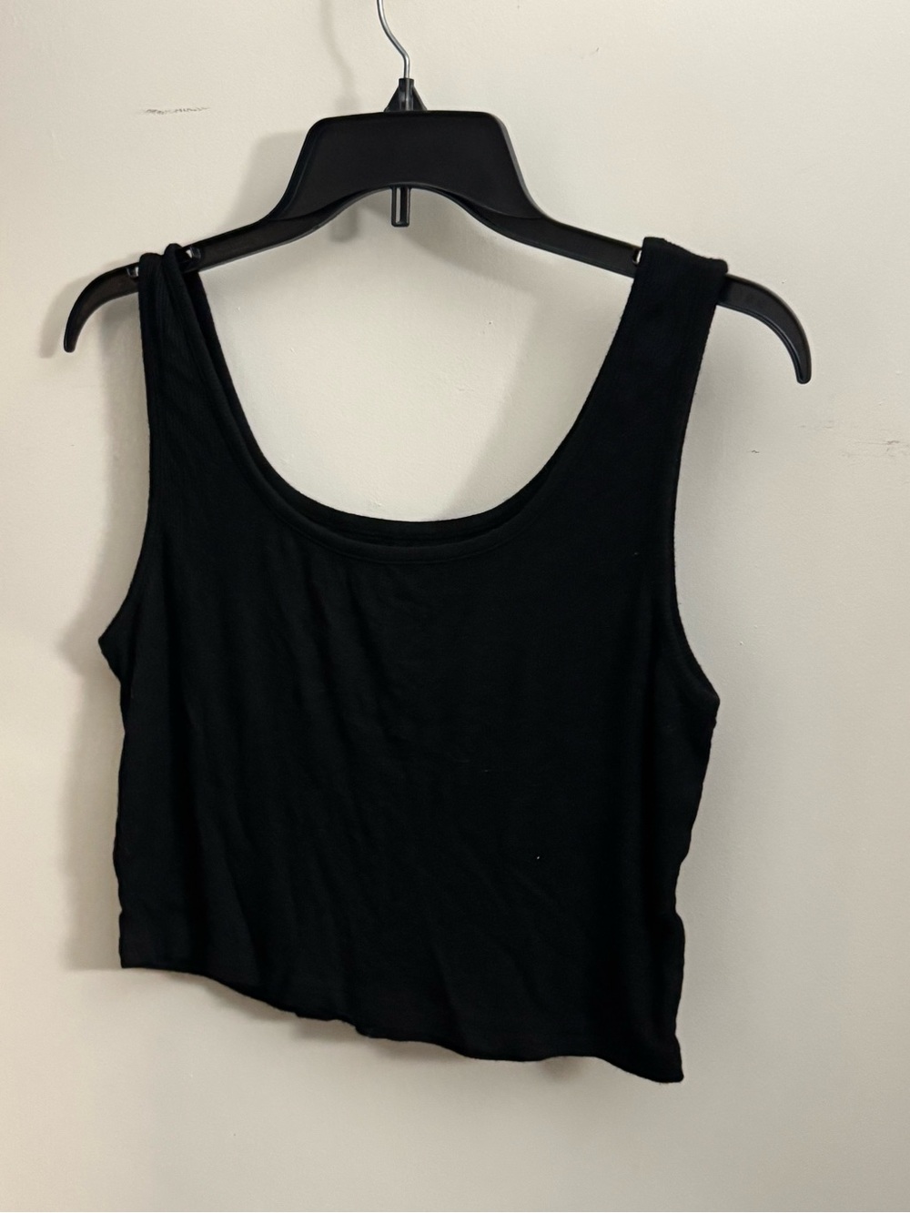 SHEIN Black Cropped Tank Top with Scoop Neck